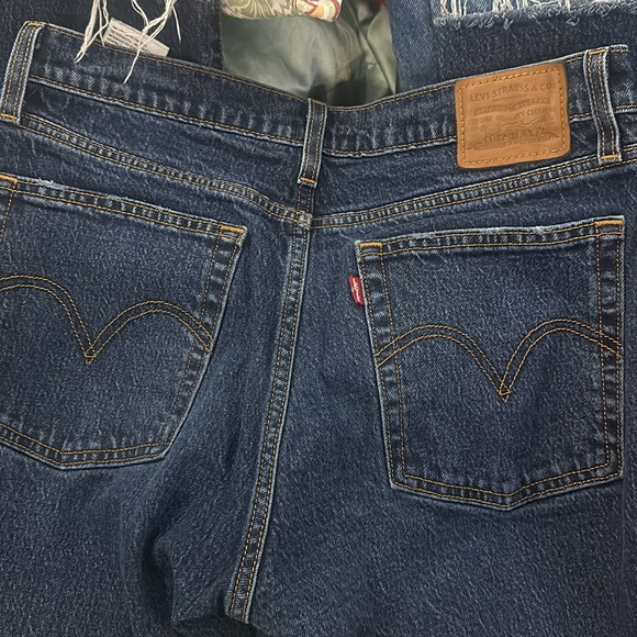 Levis used like new - Picture 4 of 4
